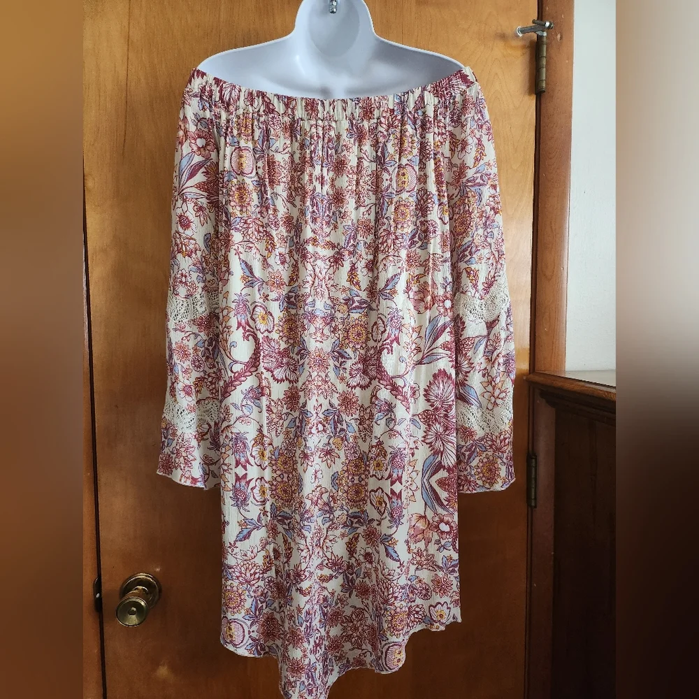 Love Fire Off Shoulder Bell Sleeves Floral Dress Size M